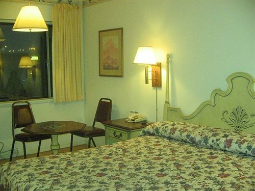 The Hastings Inn Salina Phòng bức ảnh